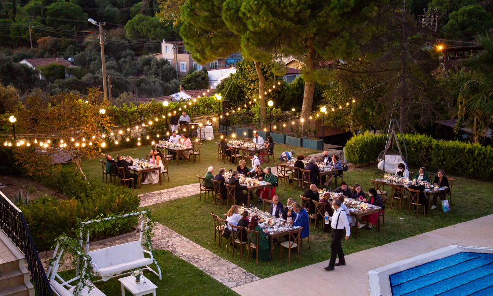 Yaz Düğünleri İçin Hafif ve Ferahlatıcı Catering Menüleri